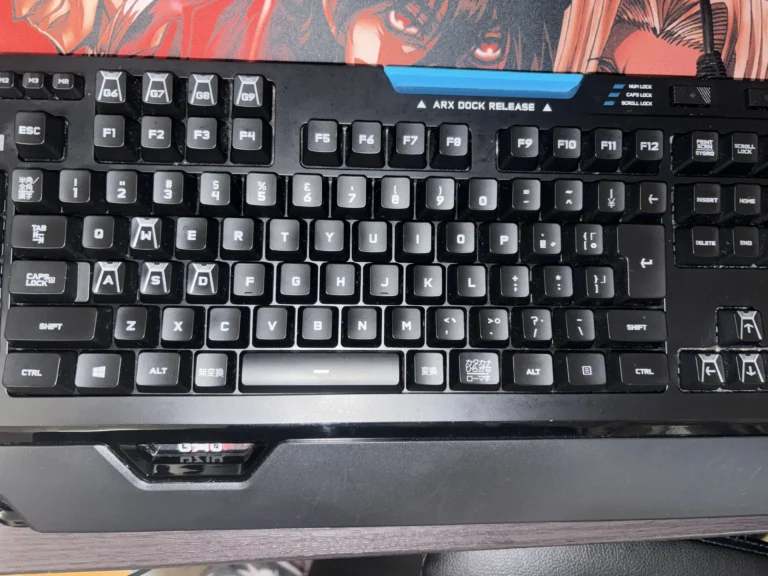 キーキャップを戻した綺麗なキーボードの写真